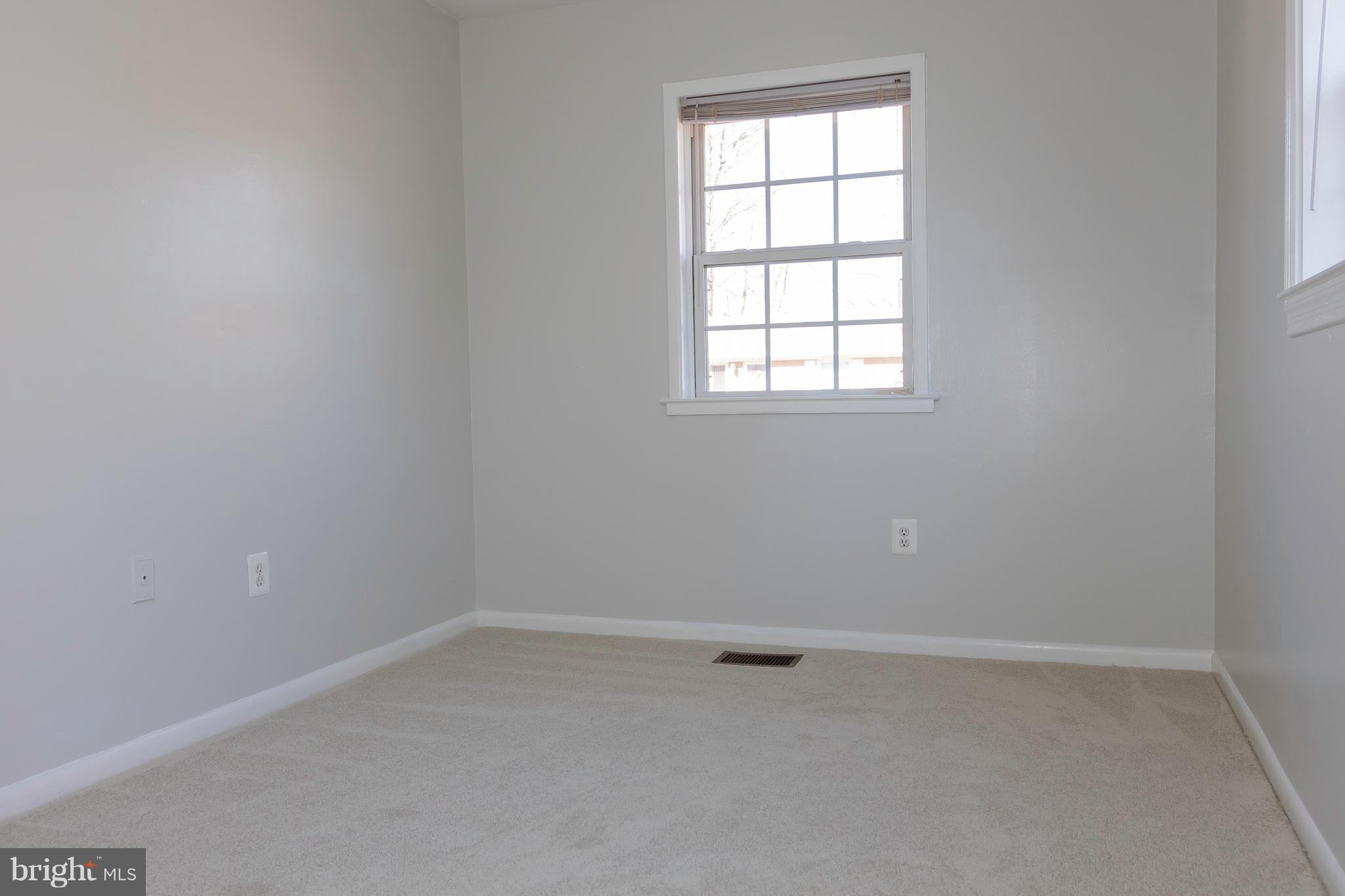 4141 Granby Road Woodbridge, VA 22193 - Photo 17 of 30 an empty room with a window
