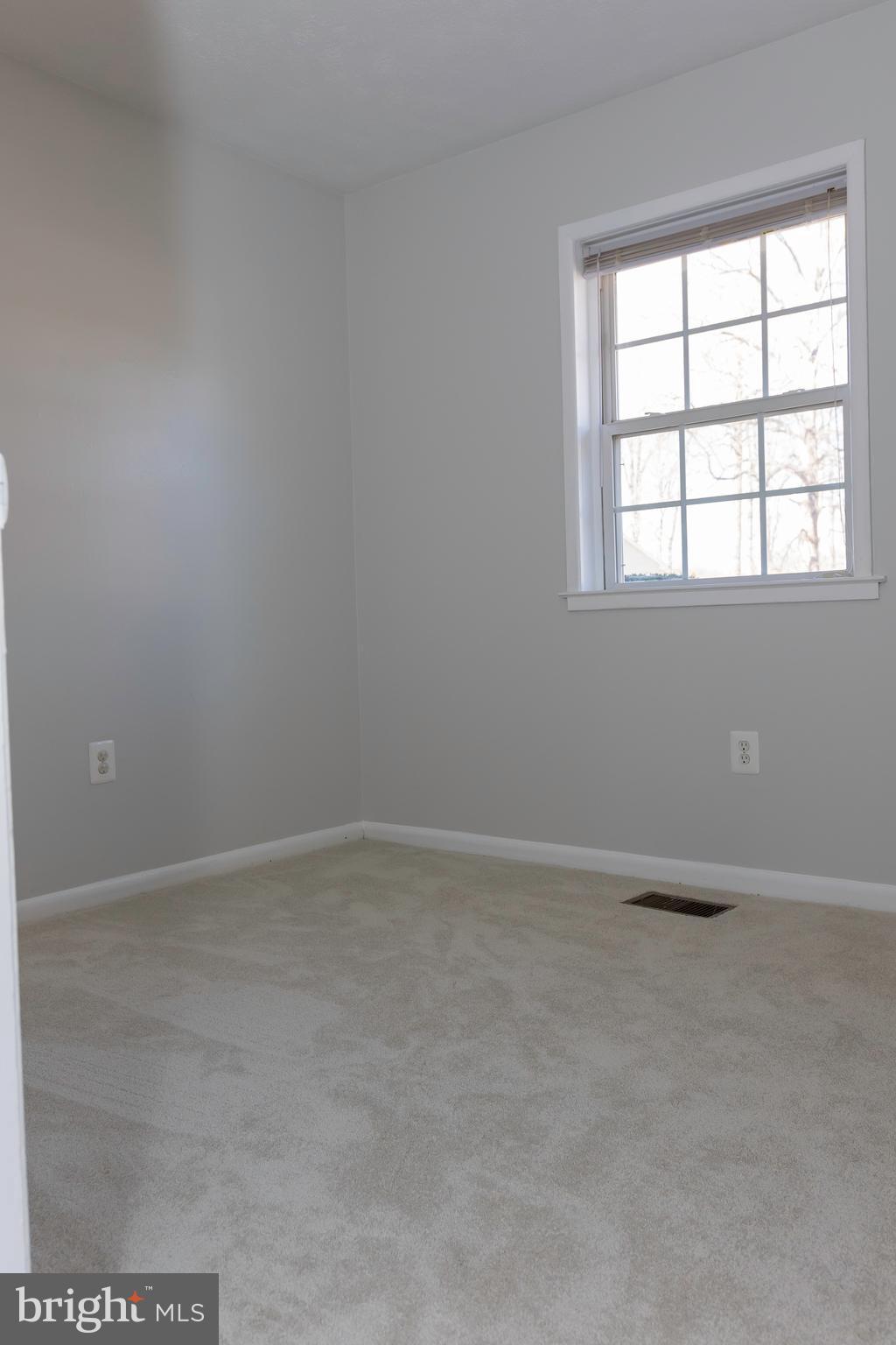 4141 Granby Road Woodbridge, VA 22193 - Photo 19 of 30 an empty room with a window