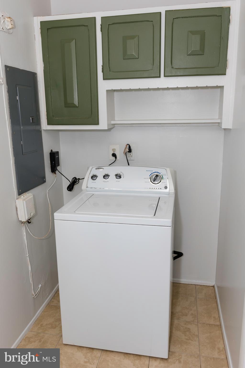 4141 Granby Road Woodbridge, VA 22193 - Photo 21 of 30 a utility room with dryer and washer