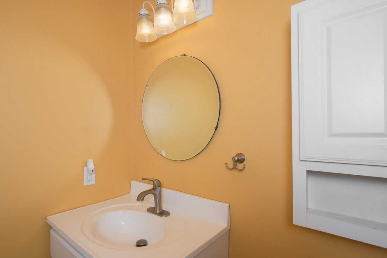 156 Front Street Exeter, NH 03833 - Photo 12 of 28