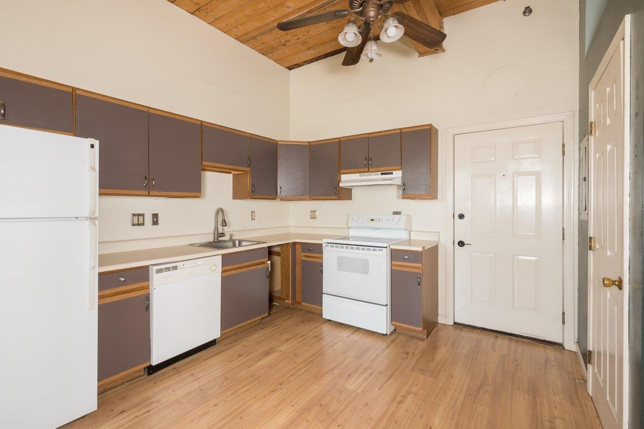 156 Front Street Exeter, NH 03833 - Photo 3 of 28