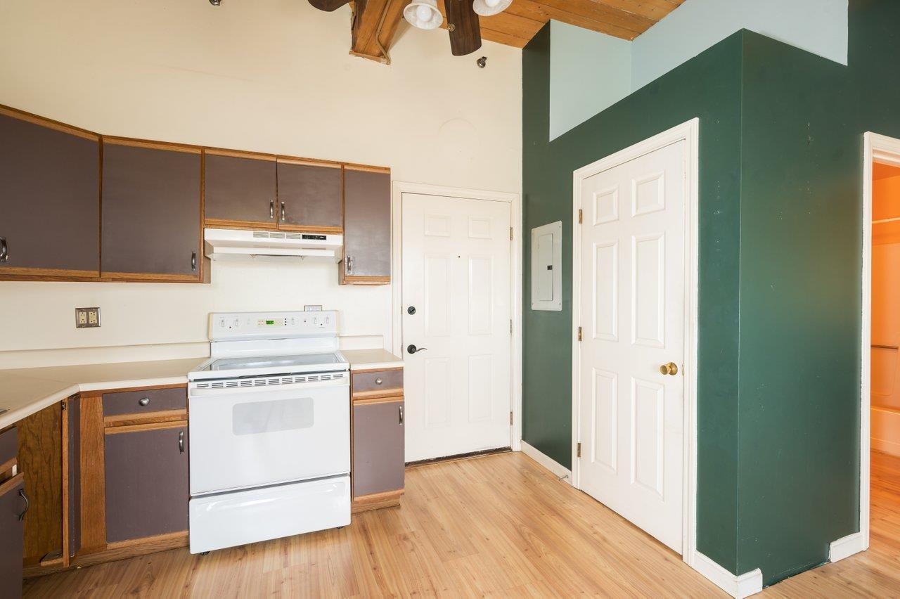 156 Front Street Exeter, NH 03833 - Photo 5 of 28