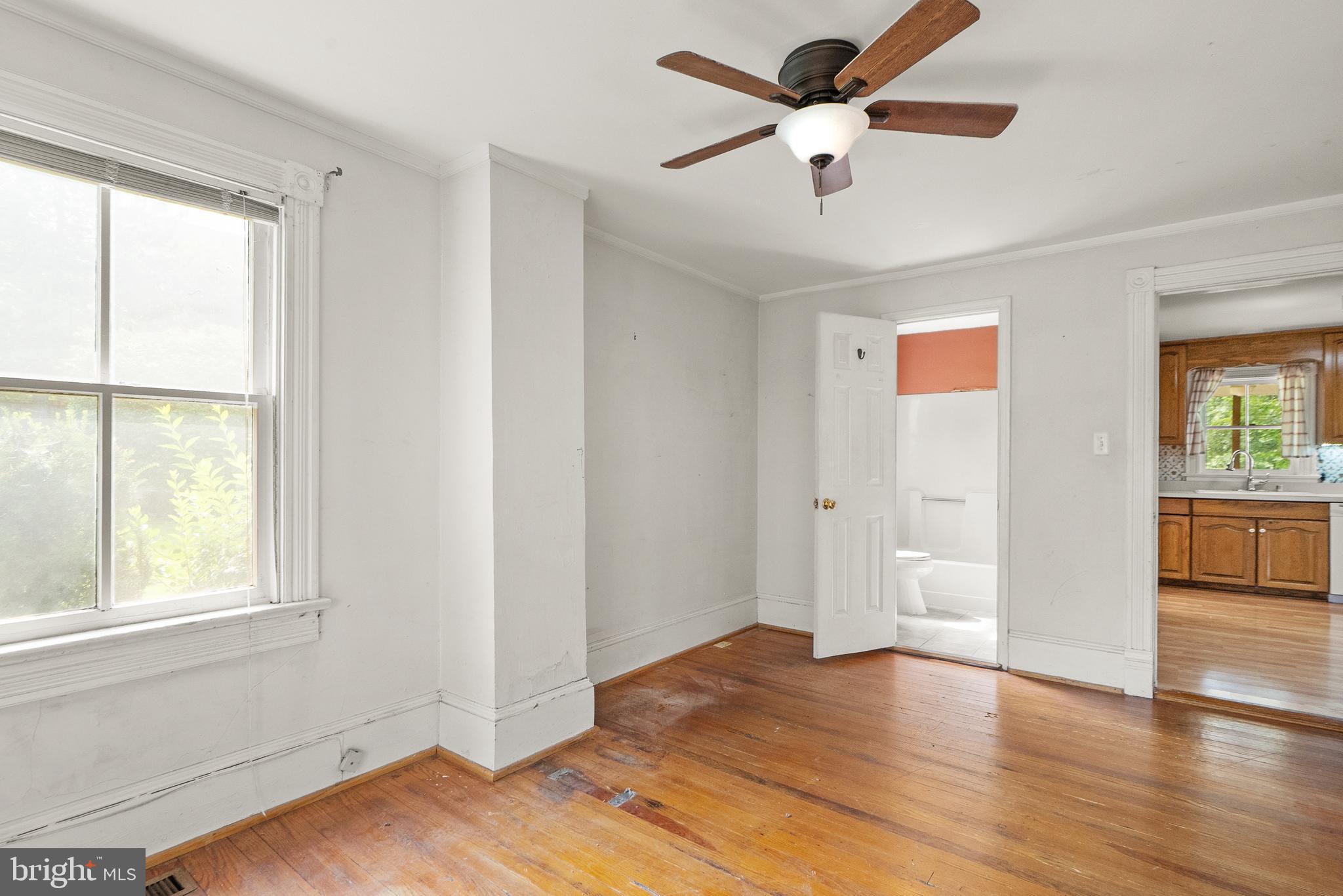 43699 Hay Road Ashburn, VA 20147 - Photo 5 of 23 Main Level Bonus with Full Bath