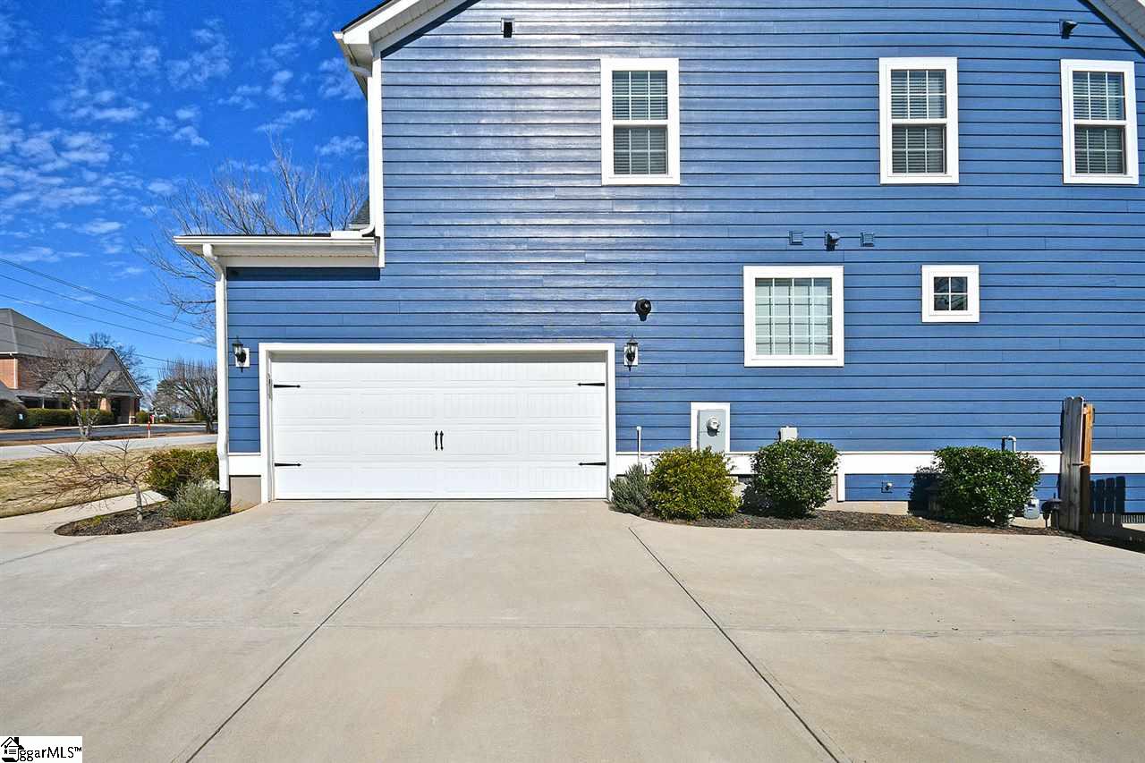 17 Bell Road Greenville, SC 29607 - Photo 3 of 36 Gallery Image 3