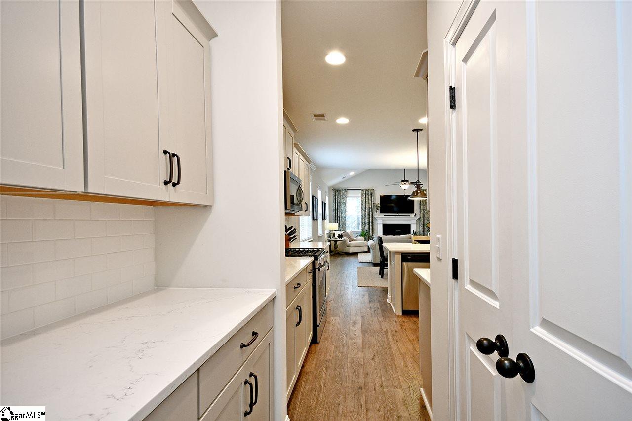 17 Bell Road Greenville, SC 29607 - Photo 10 of 36 Gallery Image 10
