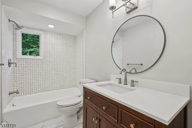 $725,000 | 711 Indian Road, Wayne, NJ 07470