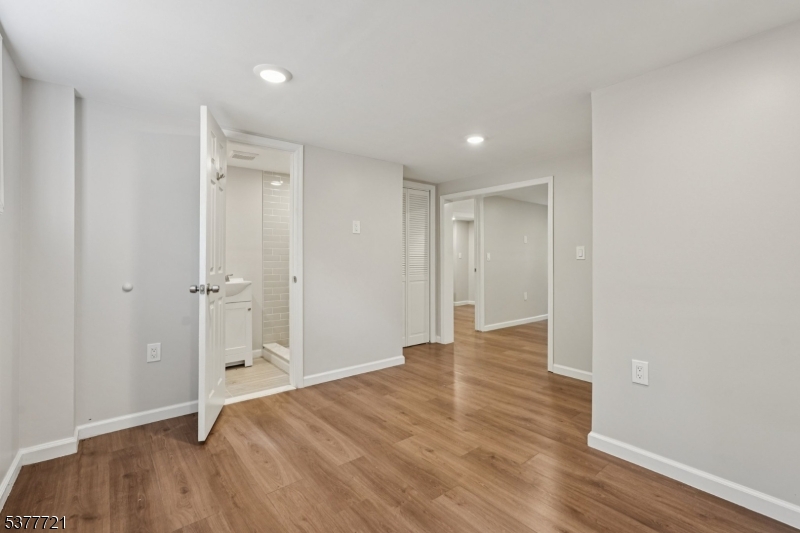 711 Indian Road Wayne, NJ 07470 - Photo 23 of 37