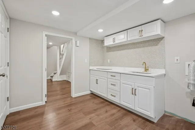 $725,000 | 711 Indian Road, Wayne, NJ 07470