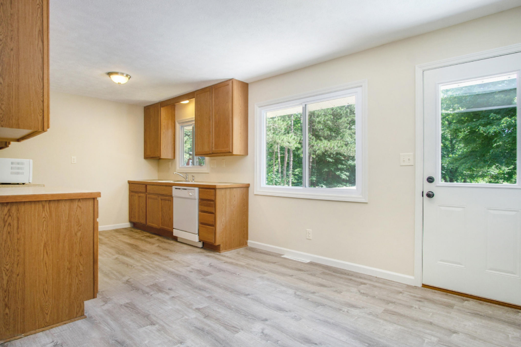 1506 Horton Road Muskegon, MI 49445 - Photo 6 of 48 DSC01834-