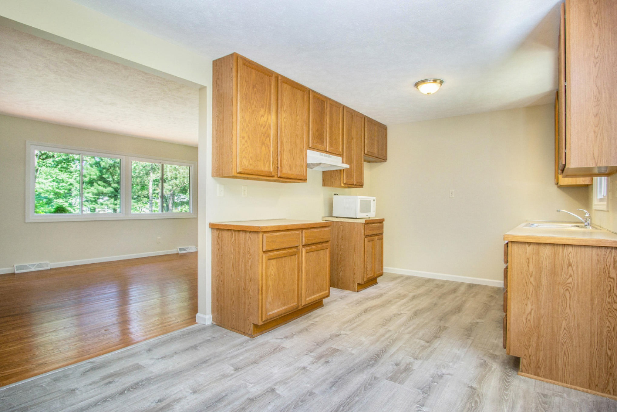 1506 Horton Road Muskegon, MI 49445 - Photo 8 of 48 DSC01836