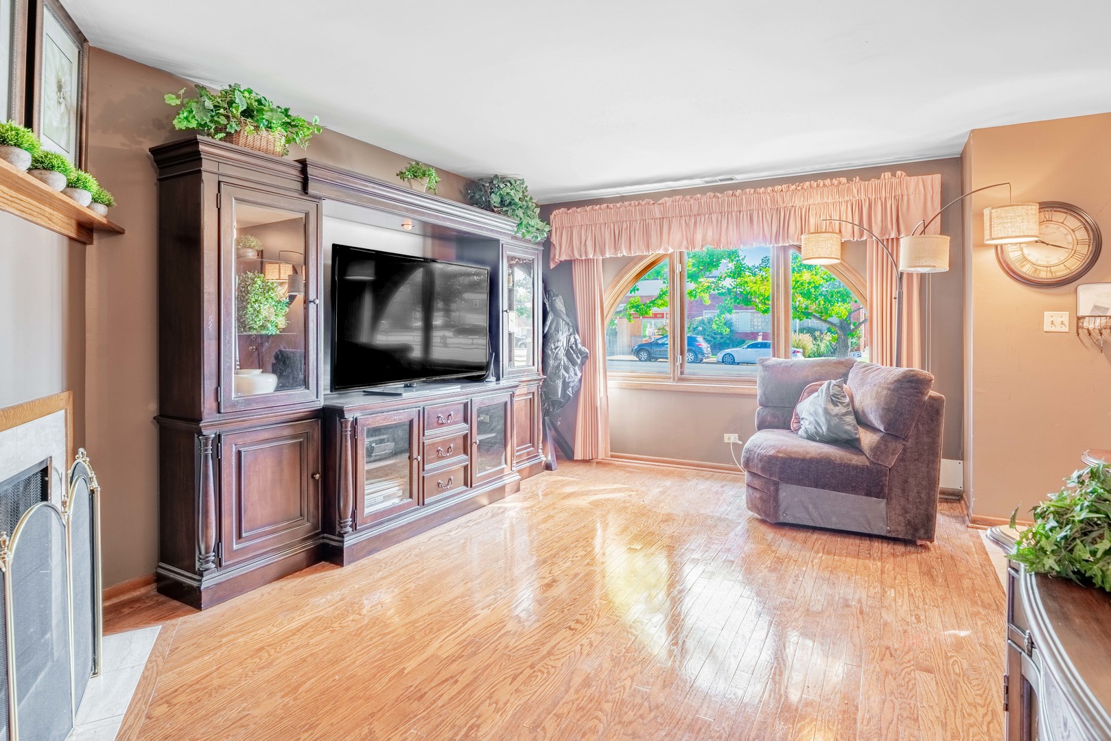 3632 Harlem Avenue Riverside, IL 60546 - Photo 2 of 26 a living room with furniture and a flat screen tv