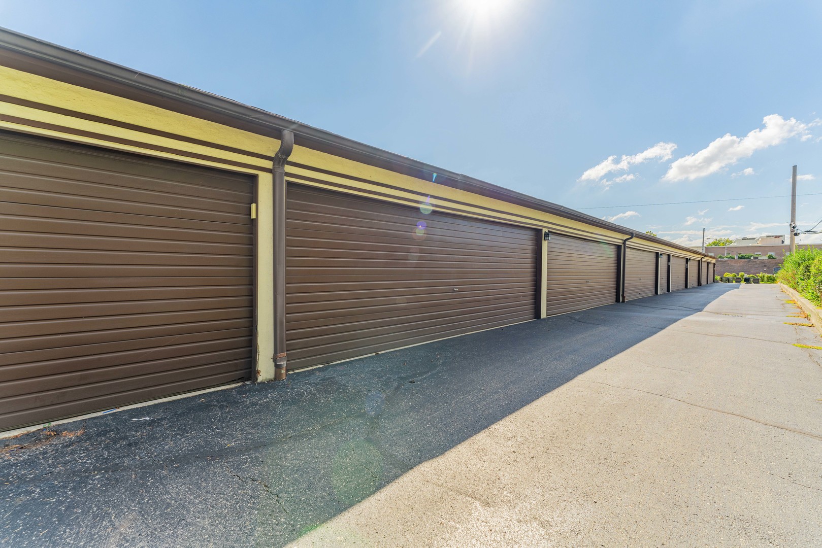 3632 Harlem Avenue Riverside, IL 60546 - Photo 24 of 26 a view of a garage