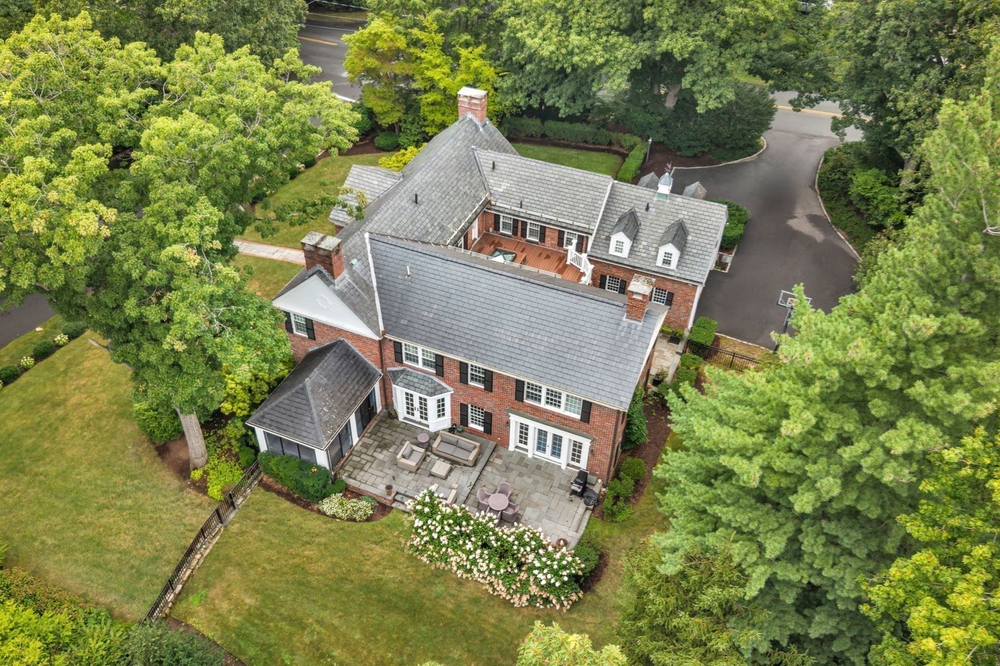 135 Edmunds Road Wellesley, MA 02481 - Photo 30 of 33 Gallery Image 30