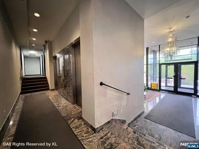 $299,900 | 1 Wall Street, Unit 1F, Fort Lee, NJ 07024