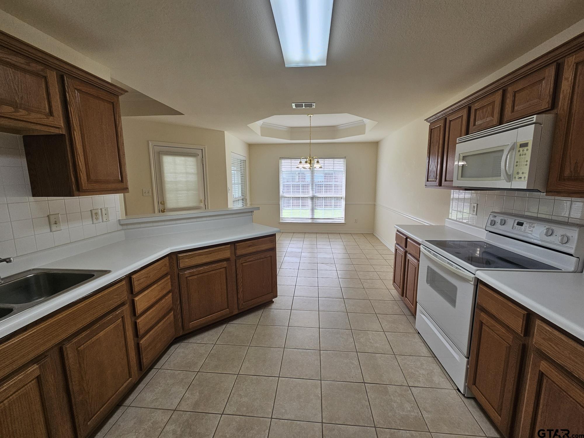 1521 Rice Road Tyler, TX 75703 - Photo 8 of 25 Gallery Image 8