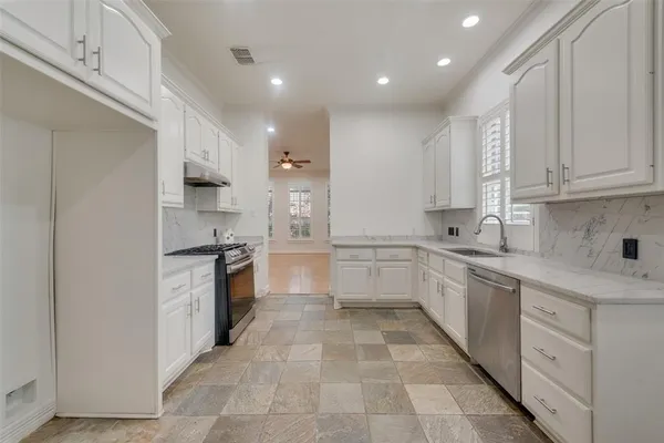 $4,300 | 3207 Cole Avenue, Unit A, Dallas, TX 75204