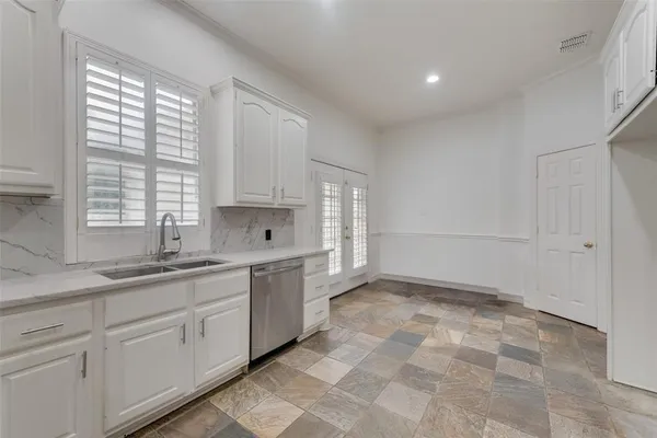 $4,300 | 3207 Cole Avenue, Unit A, Dallas, TX 75204
