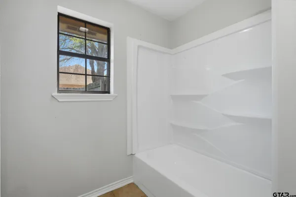 $297,000 | 307 Green Lane Trail, Whitehouse, TX 75791