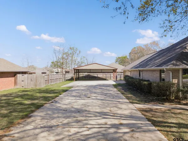 $297,000 | 307 Green Lane Trail, Whitehouse, TX 75791