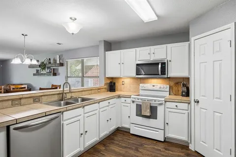 $300,000 | 5957 Bridal Trail, Fort Worth, TX 76179