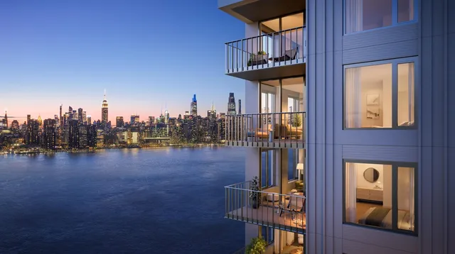 $4,330 | 18 India Street, Unit 309S | Greenpoint