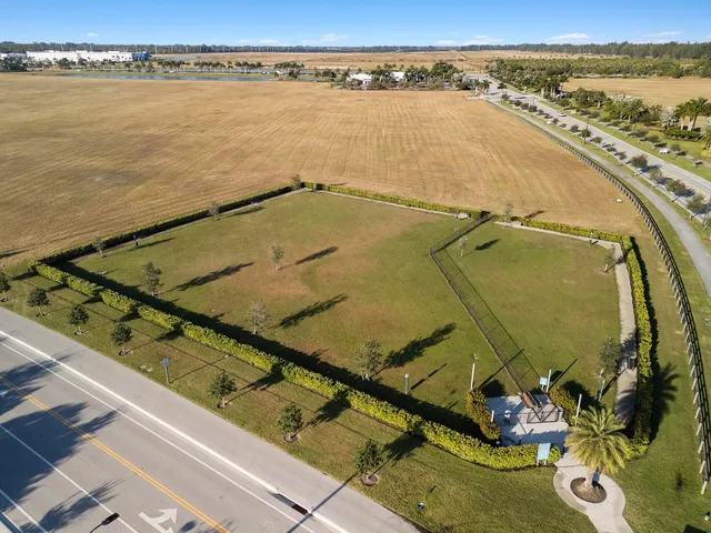 $599,900 | 5562 Starfish Road, The Acreage, FL 33470
