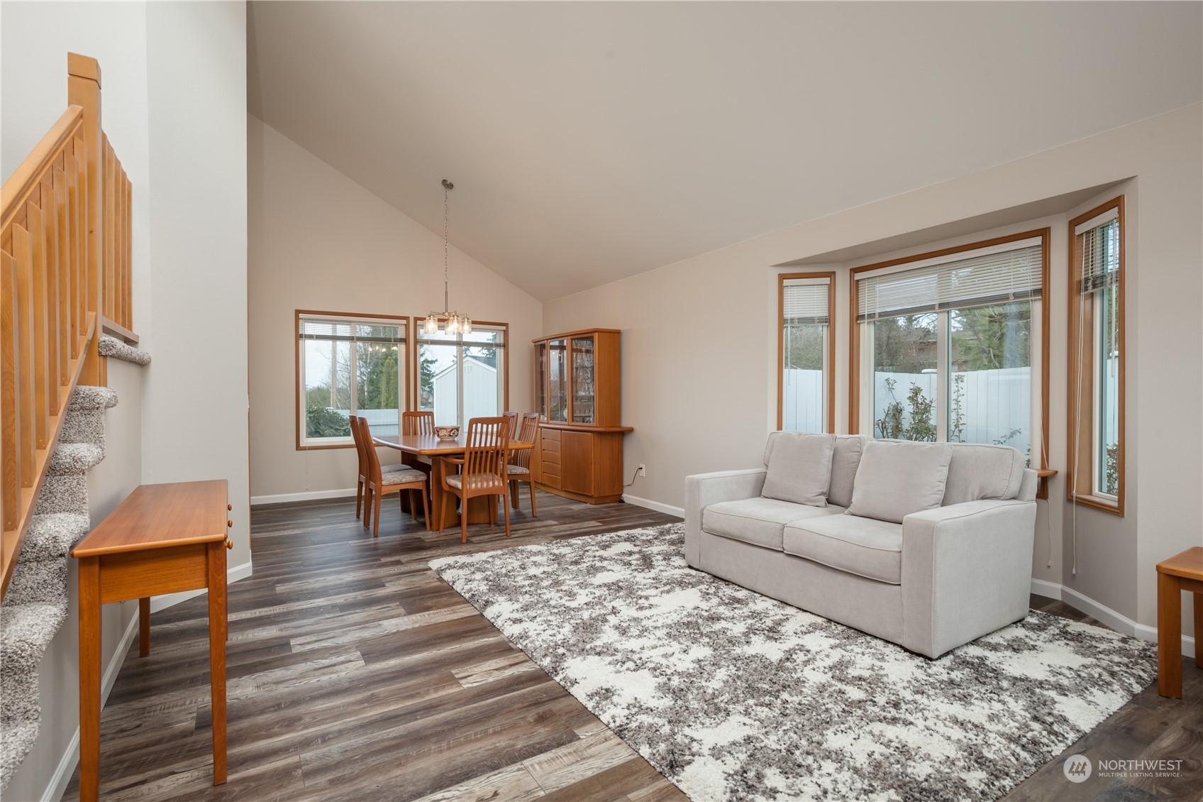 606 South 32nd Place Renton, WA 98055 - Photo 2 of 28 Gallery Image 2