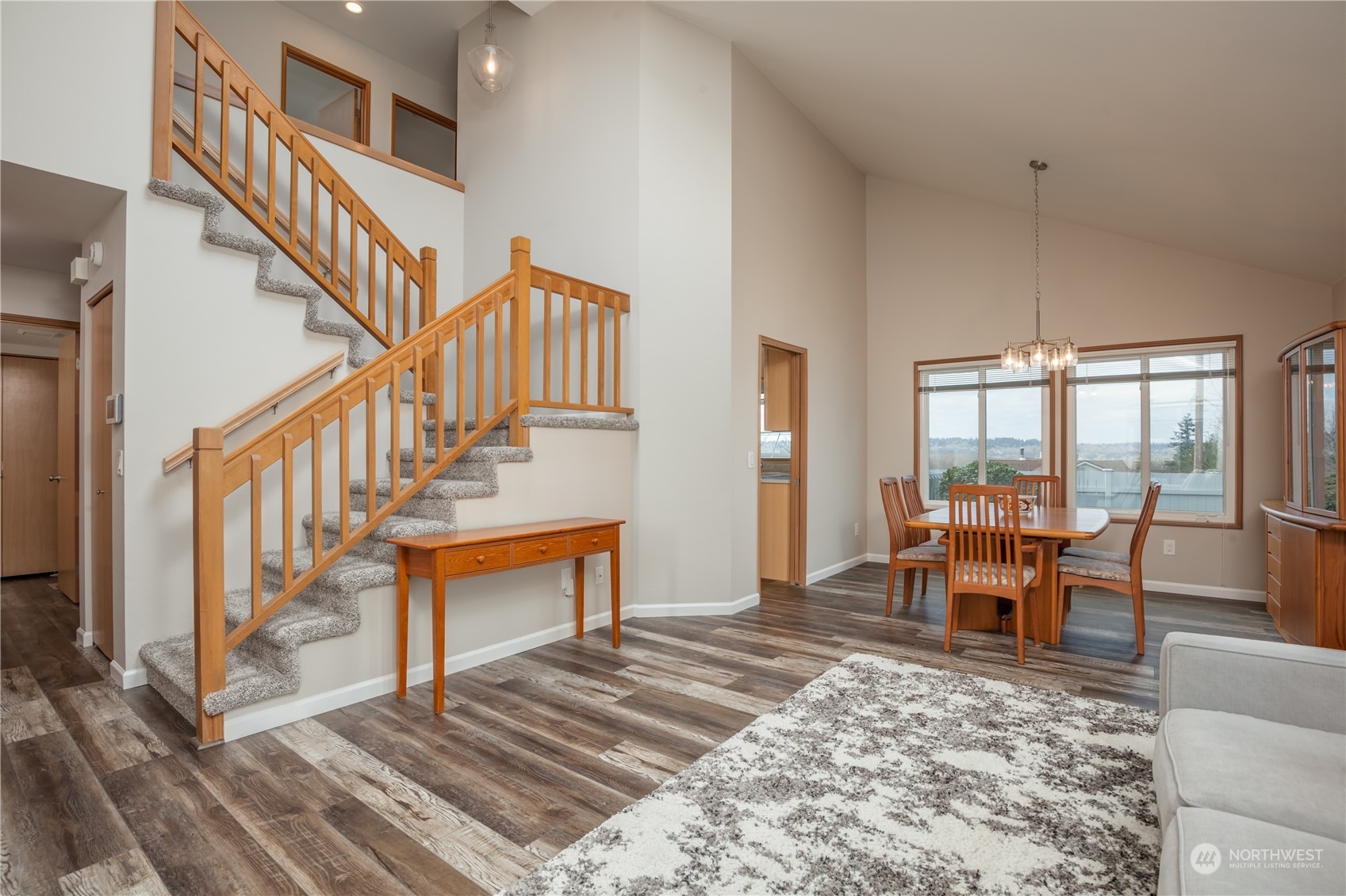 606 South 32nd Place Renton, WA 98055 - Photo 3 of 28 Gallery Image 3