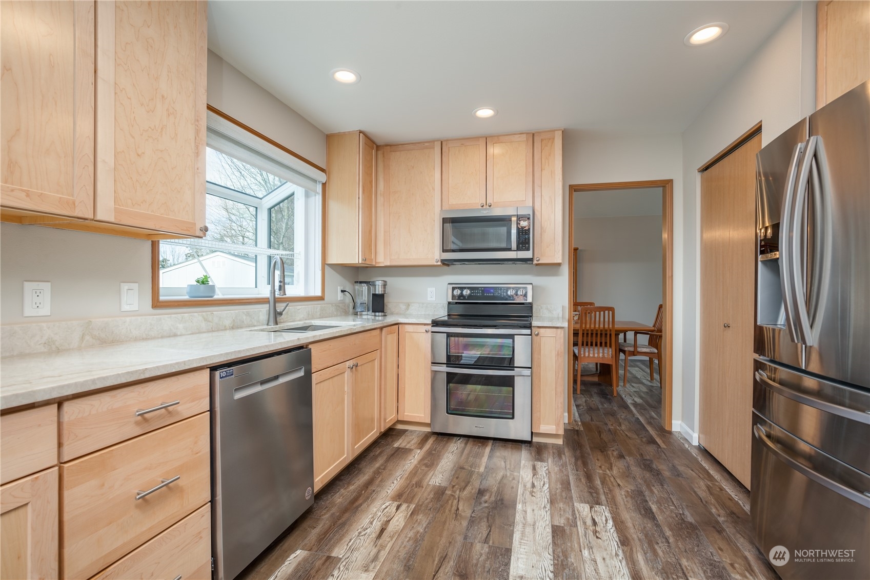 606 South 32nd Place Renton, WA 98055 - Photo 5 of 28 Gallery Image 5