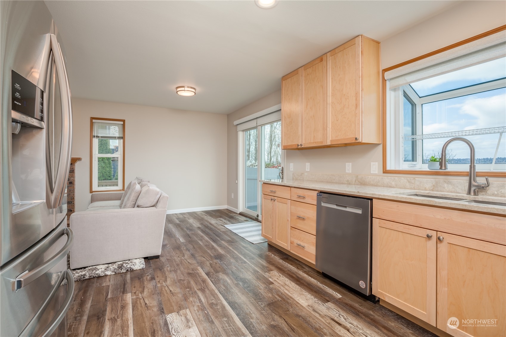 606 South 32nd Place Renton, WA 98055 - Photo 6 of 28 Gallery Image 6