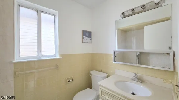 $2,300 | 619 Sussex Street, Harrison, NJ 07029