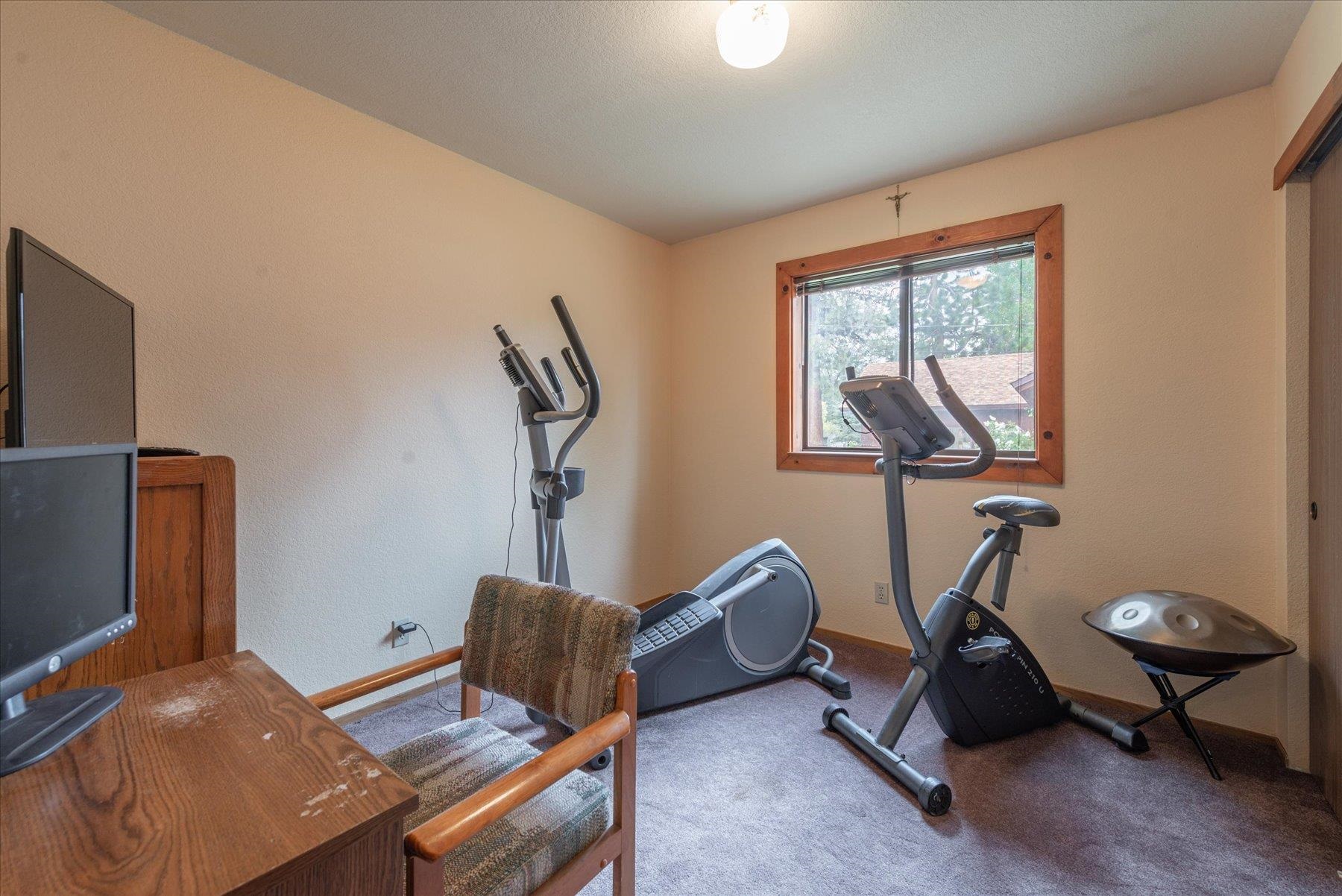16006 Rolands Way Truckee, CA 96161 - Photo 10 of 19 a living room with furniture