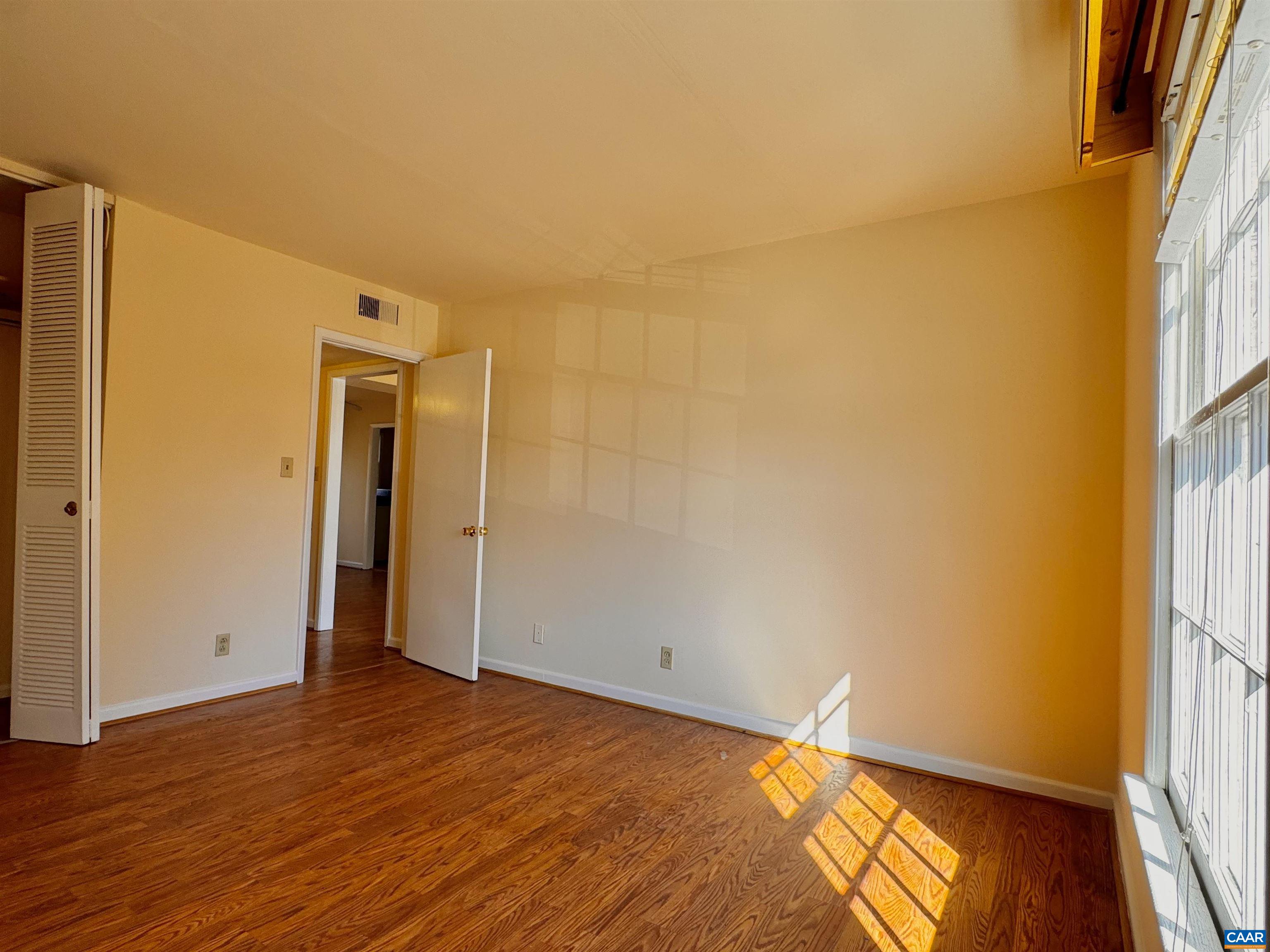 2527 Hydraulic Road, Unit 8 Charlottesville, VA 22901 - Photo 13 of 22 Gallery Image 13