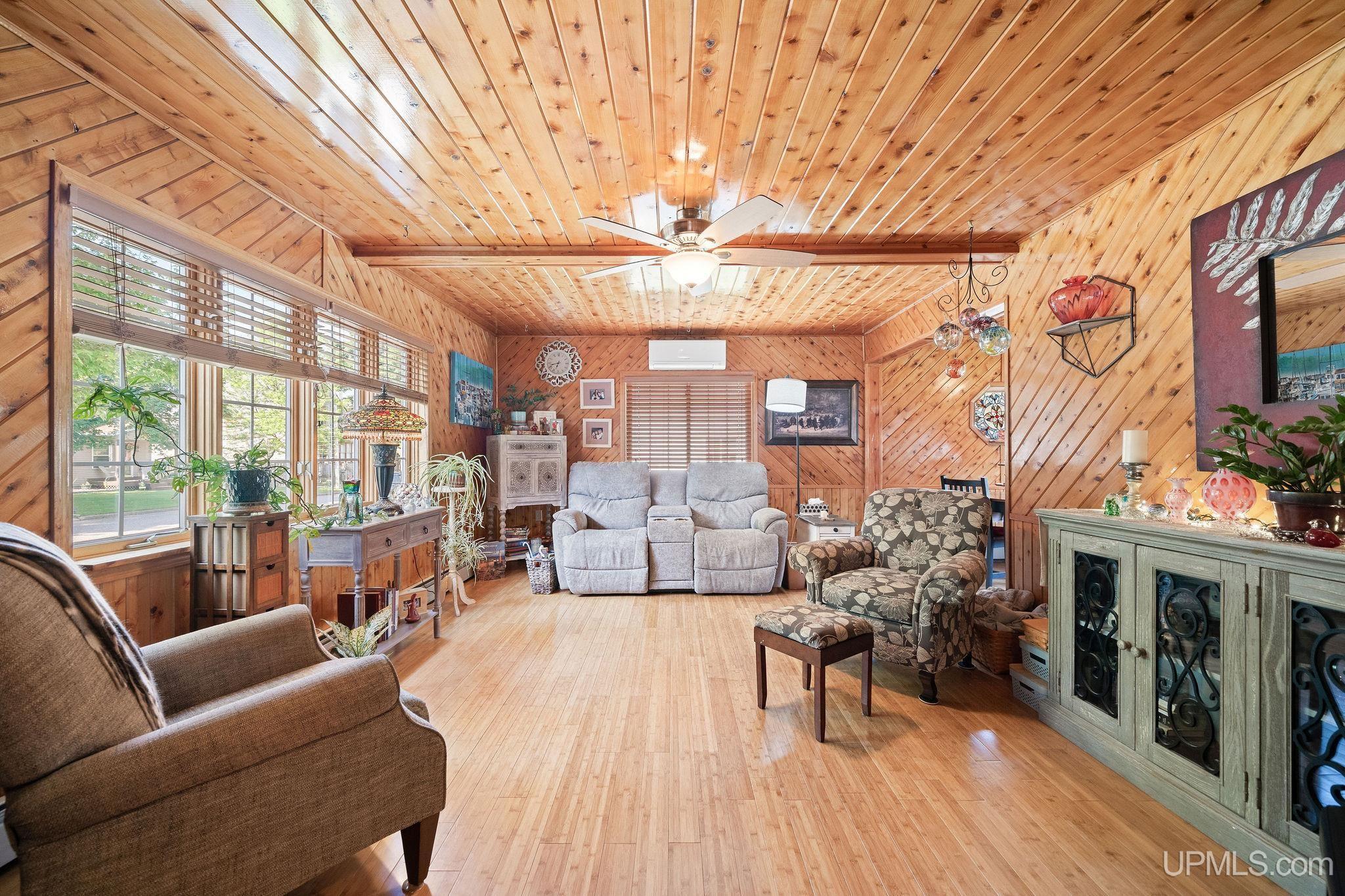 827 Michigan Street Ishpeming, MI 49849 - Photo 4 of 47 Gallery Image 4