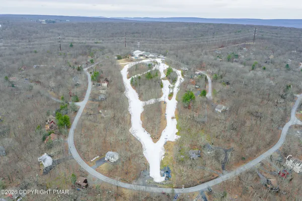 $250,000 | 270 Manchester Drive, Bushkill, PA 18324