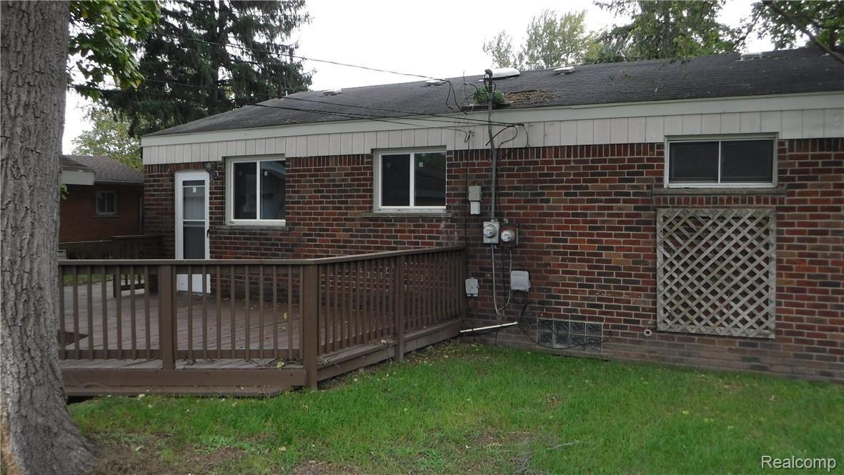 363 West Tienken Road Rochester, MI 48306 - Photo 24 of 29 DSCF0282.JPG