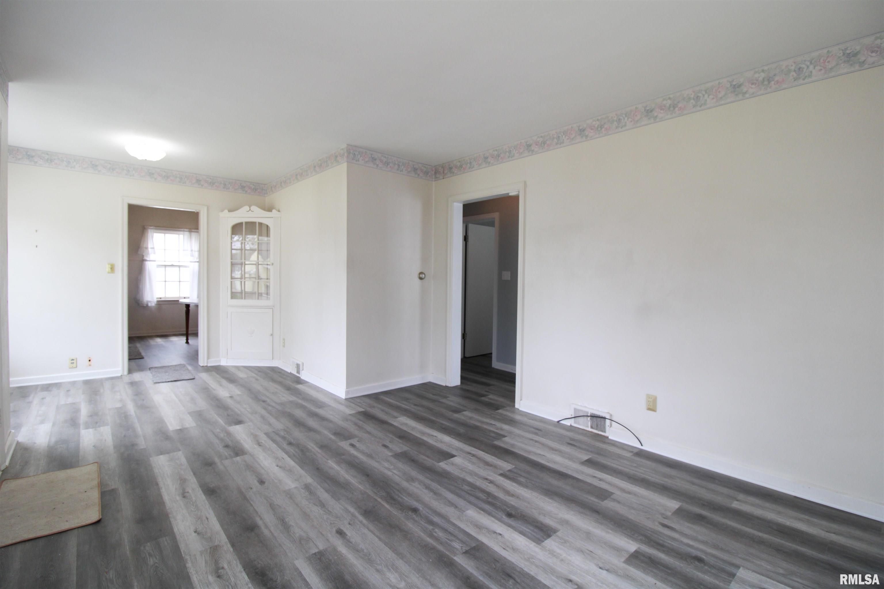 2033 Marland Street Springfield, IL 62702 - Photo 2 of 19