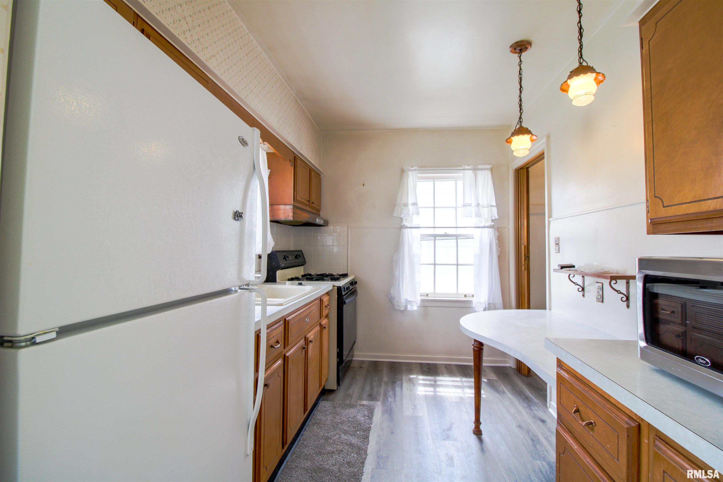 2033 Marland Street Springfield, IL 62702 - Photo 5 of 19