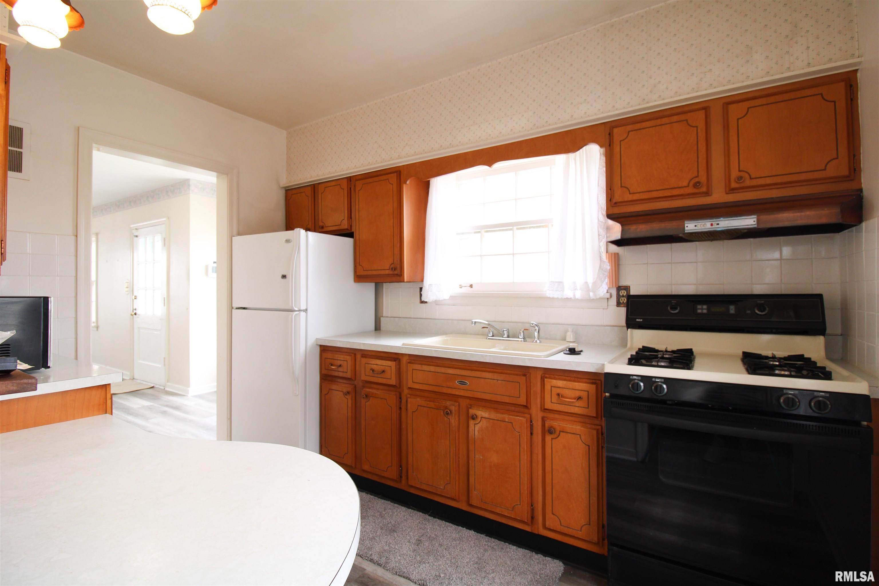 2033 Marland Street Springfield, IL 62702 - Photo 6 of 19