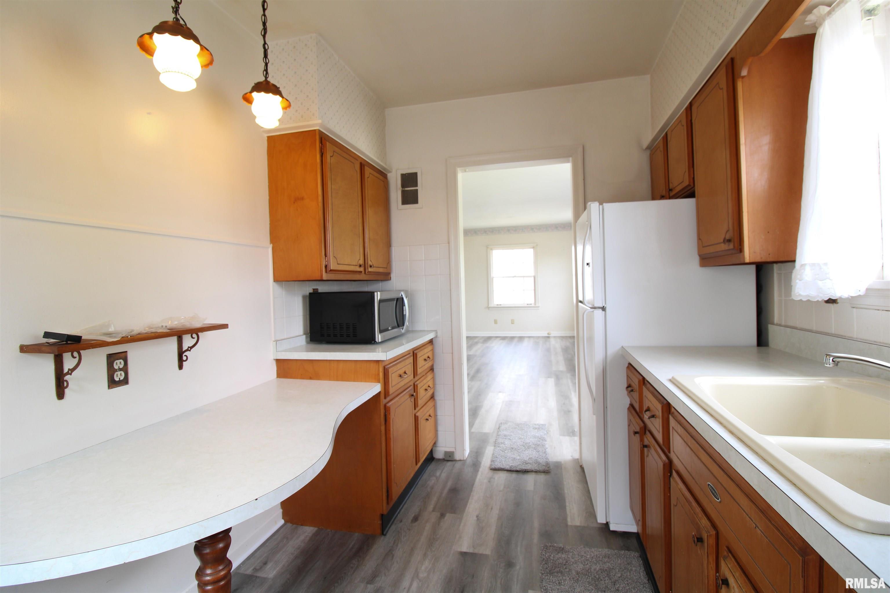 2033 Marland Street Springfield, IL 62702 - Photo 7 of 19