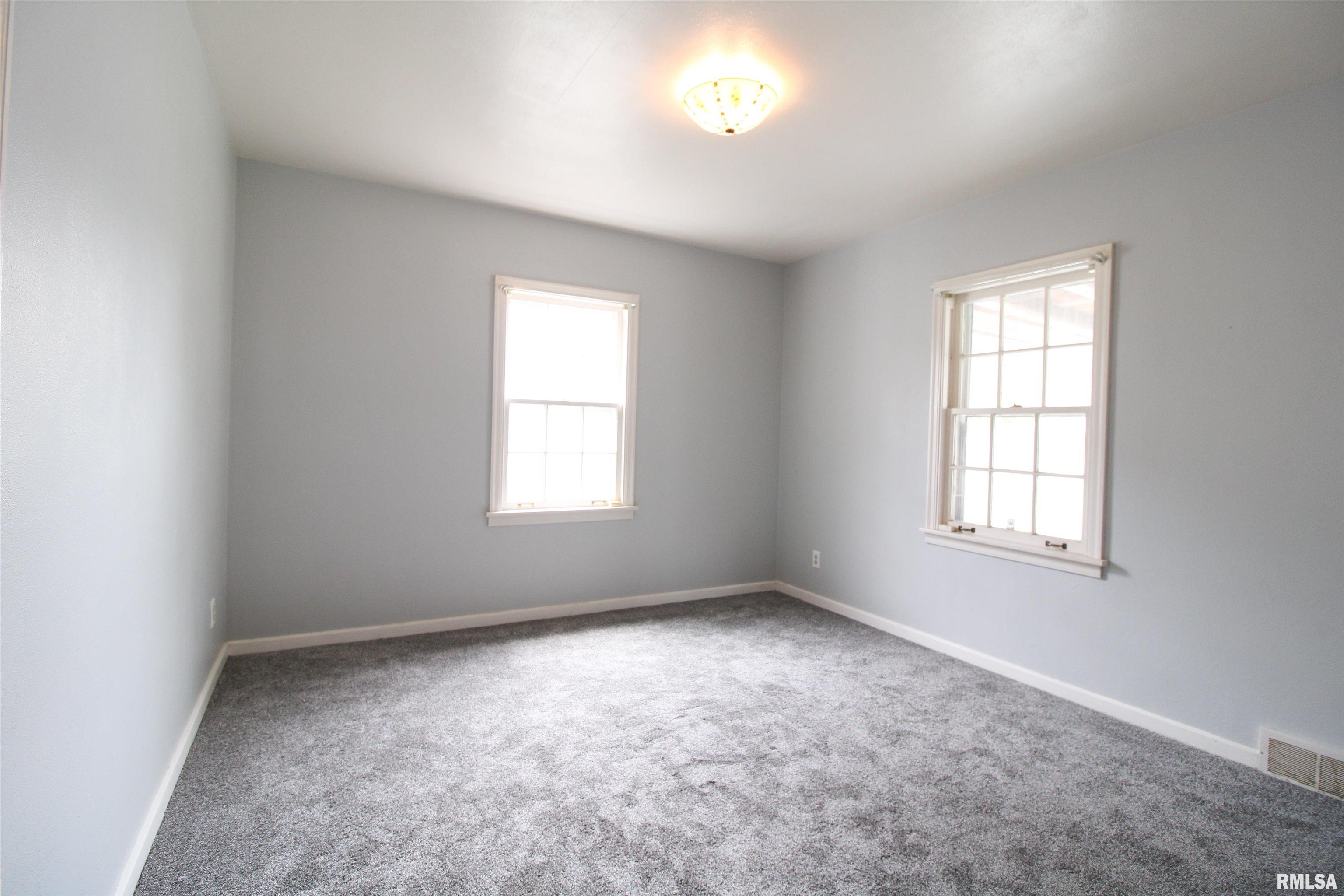 2033 Marland Street Springfield, IL 62702 - Photo 8 of 19