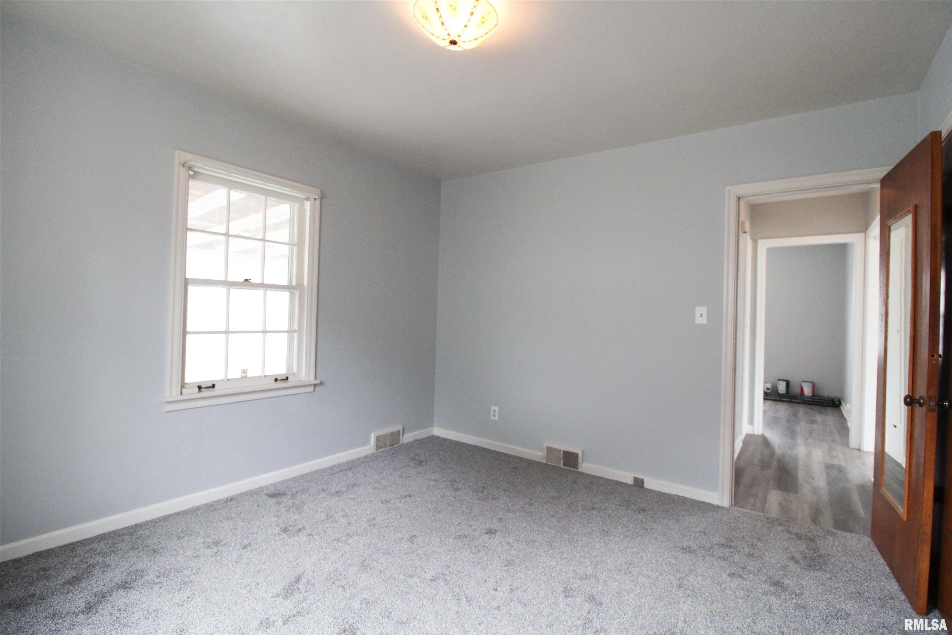 2033 Marland Street Springfield, IL 62702 - Photo 9 of 19