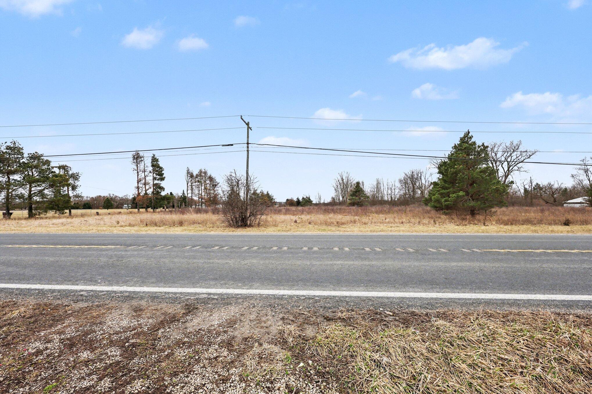 6700 Willis Road Ypsilanti, MI 48197 - Photo 3 of 13 003_file_6962