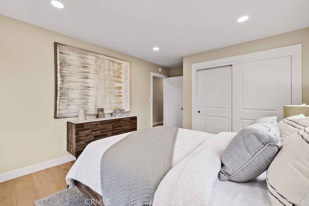 275 Fairview Road Ojai, CA 93023 - Photo 34 of 74 a bedroom with a bed and a window