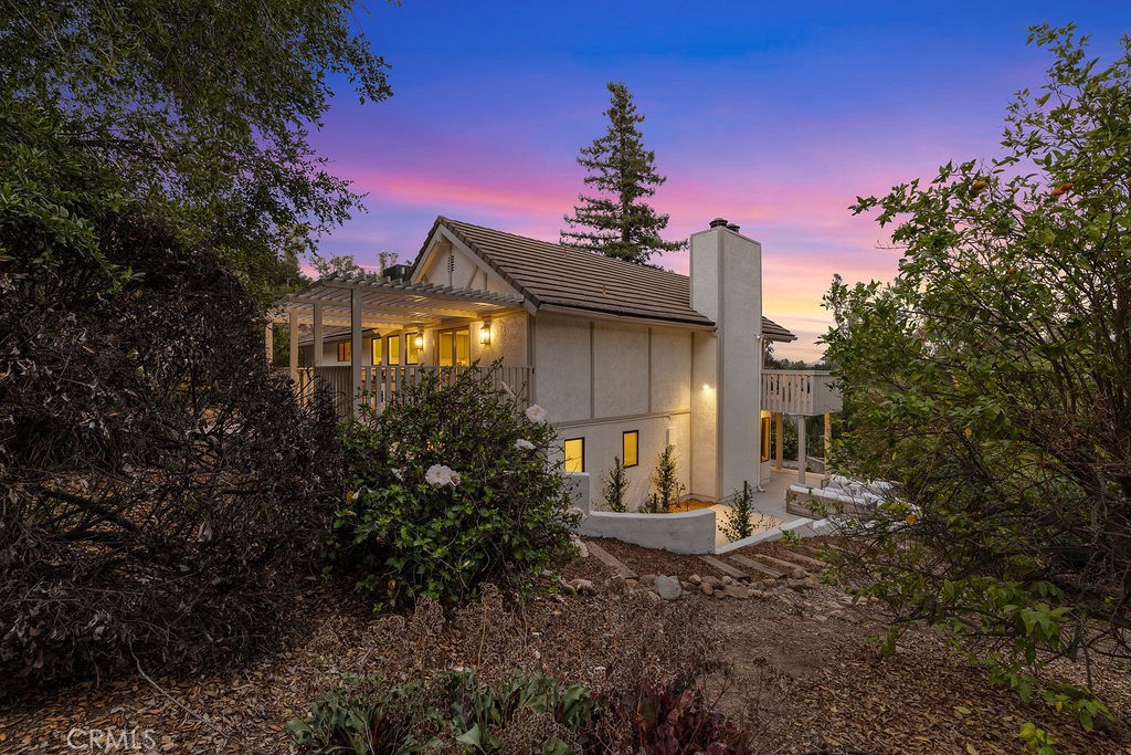 275 Fairview Road Ojai, CA 93023 - Photo 69 of 74 a view of a house with a yard