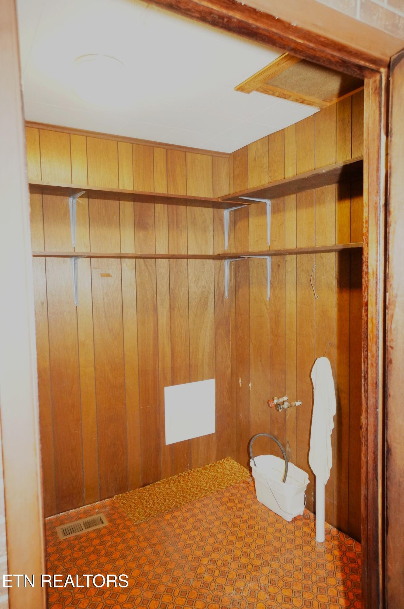 412 Jimtown Road Newport, TN 37821 - Photo 11 of 30 Laundry Room