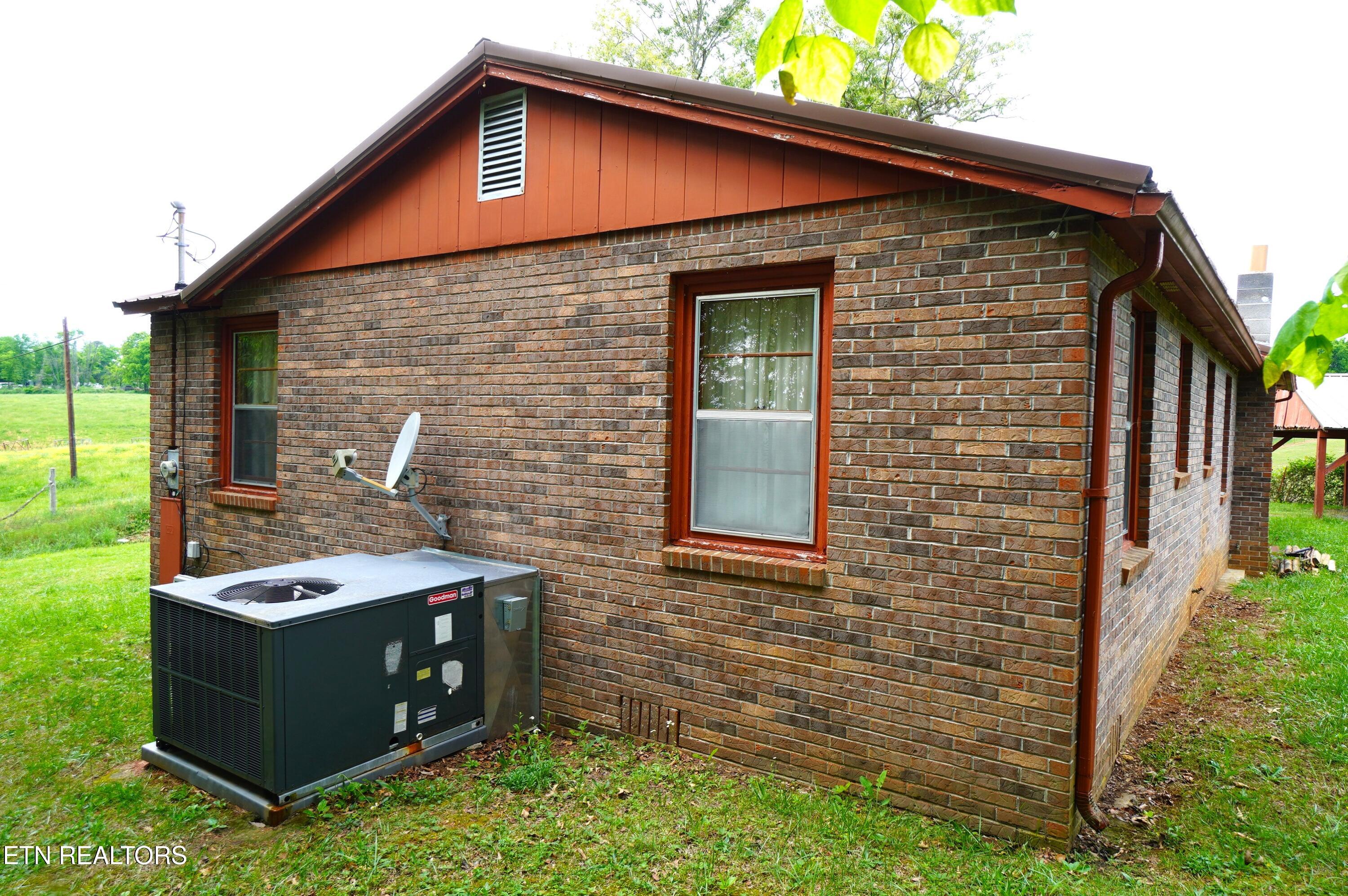 412 Jimtown Road Newport, TN 37821 - Photo 20 of 30 Side