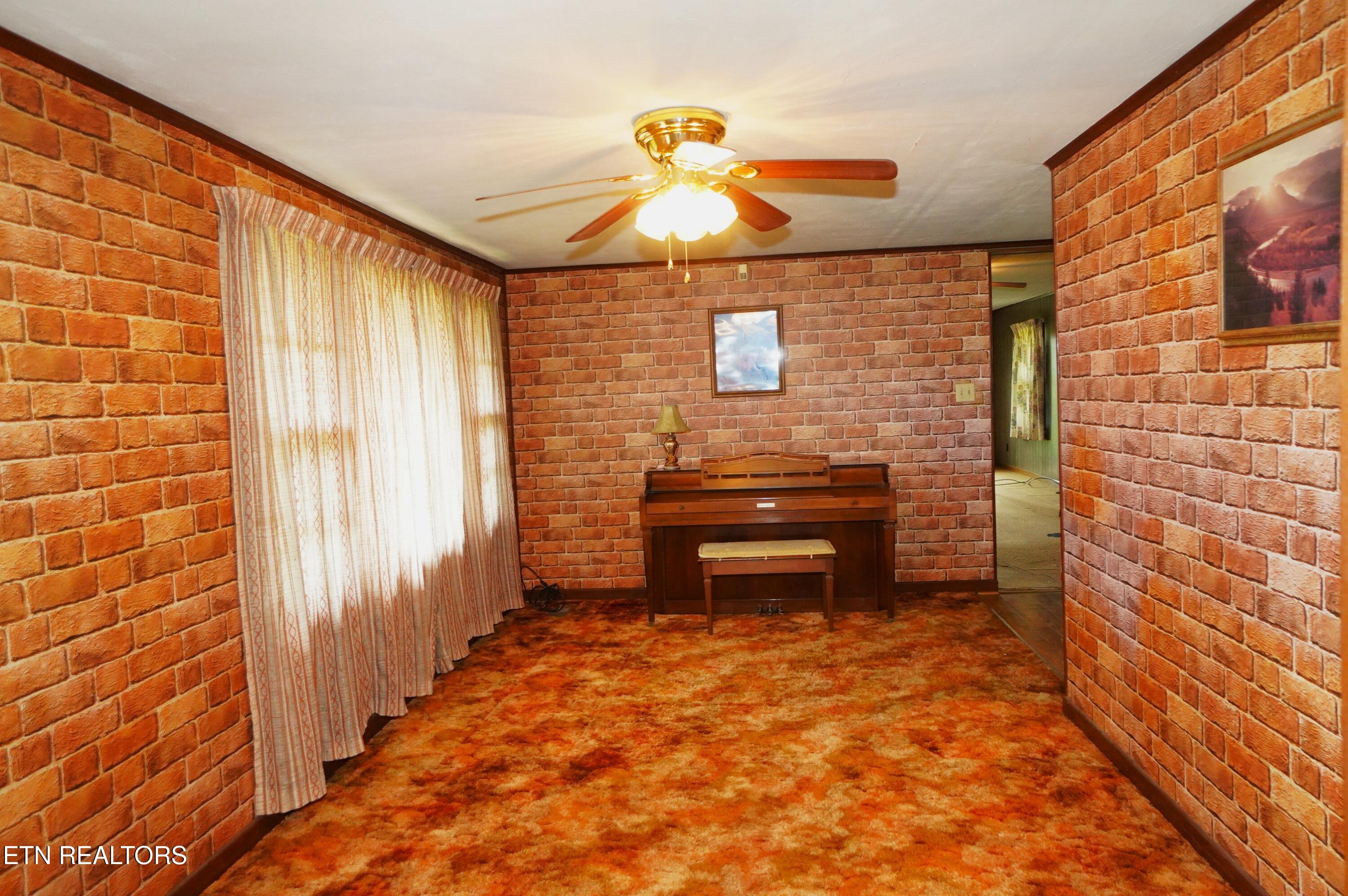 412 Jimtown Road Newport, TN 37821 - Photo 6 of 30 Living Room