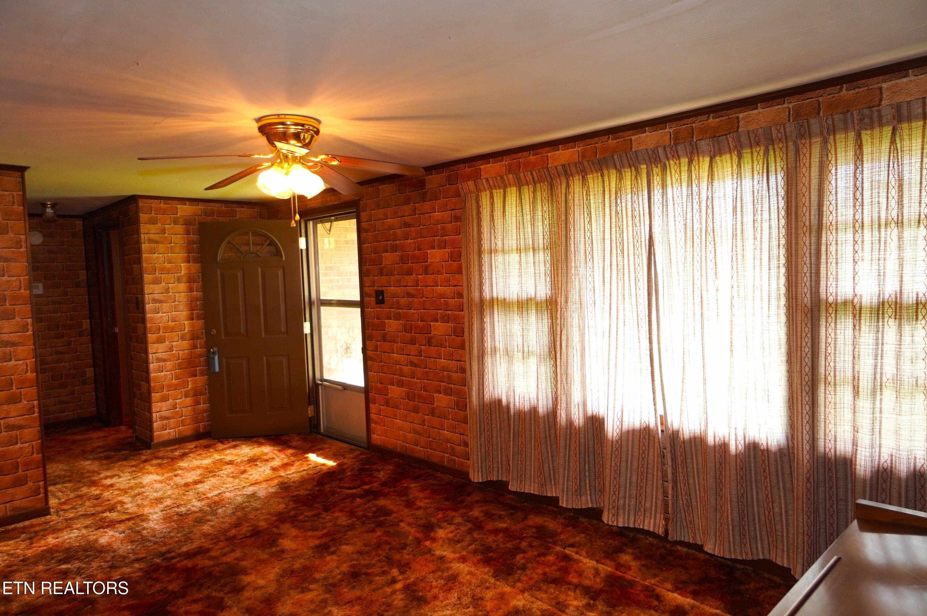 412 Jimtown Road Newport, TN 37821 - Photo 7 of 30 Living Room