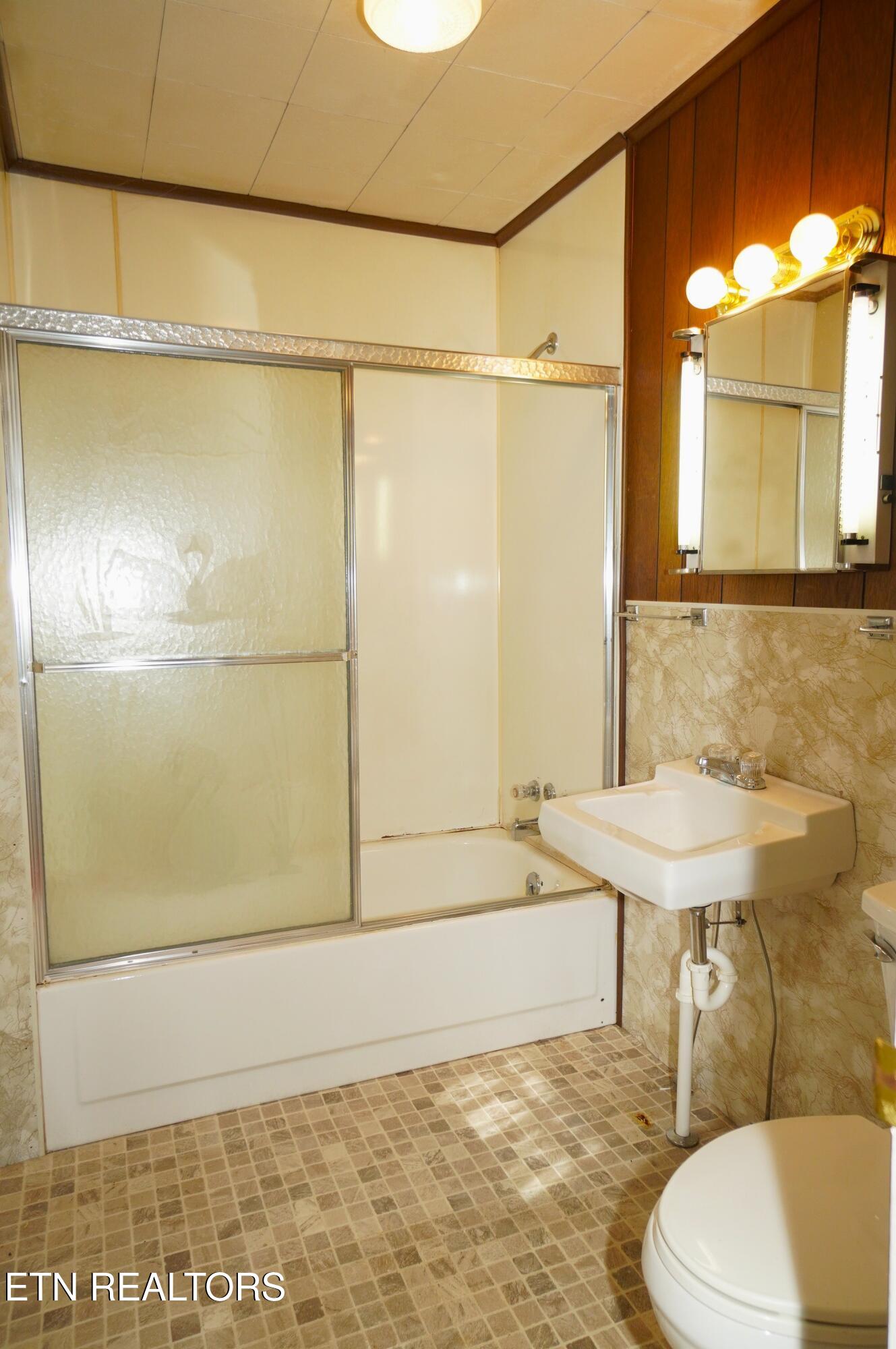 412 Jimtown Road Newport, TN 37821 - Photo 10 of 30 Master Bath